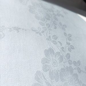 PAIR OF XL VINTAGE DAISY DAMASK NAPKINS